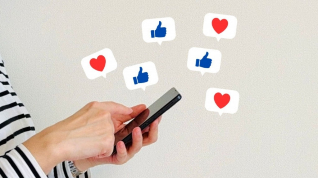 スマホでいいねやコメントをつける