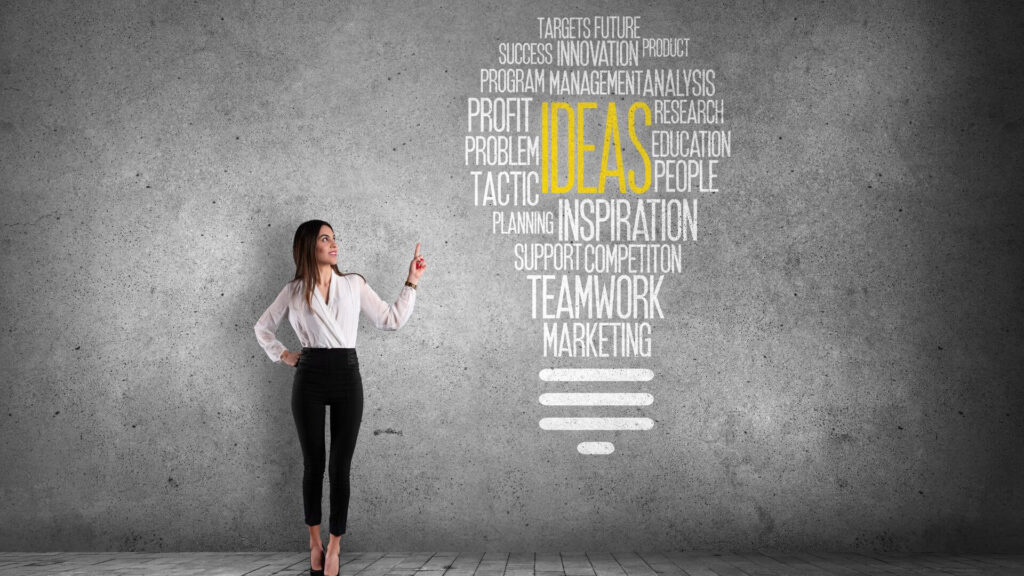 電球の絵と女性